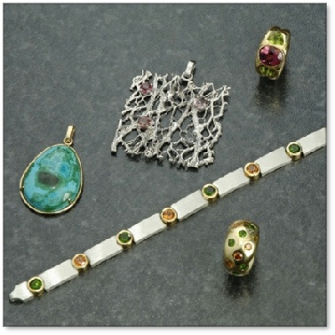 Formation à la chaine de production dans les métiers de la bijouterie - joaillerie.